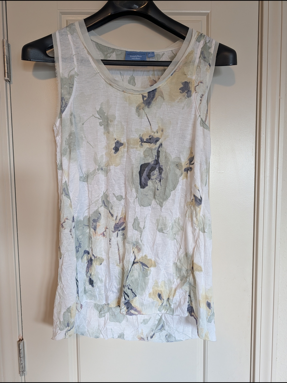 Simply Vera Sleeveless Floral Blouse, Size Medium